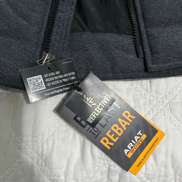 ARIAT Rebar Valiant Stretch Canvas Insulated Vest - Picture 3 of 11